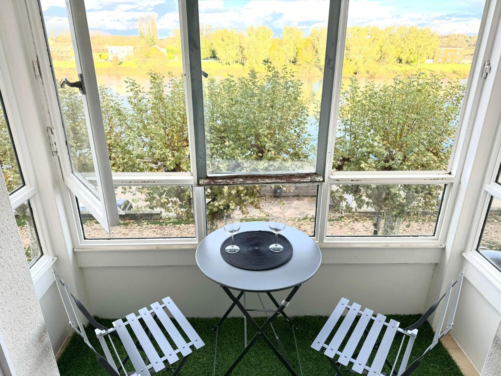 Appartement Quai Saone - By Primo C0Nciergerie Tournus Ngoại thất bức ảnh